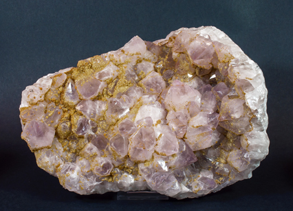 Quartz (variety amethyst) with Siderite. 