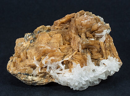 Roweite with Olshanskyite. 