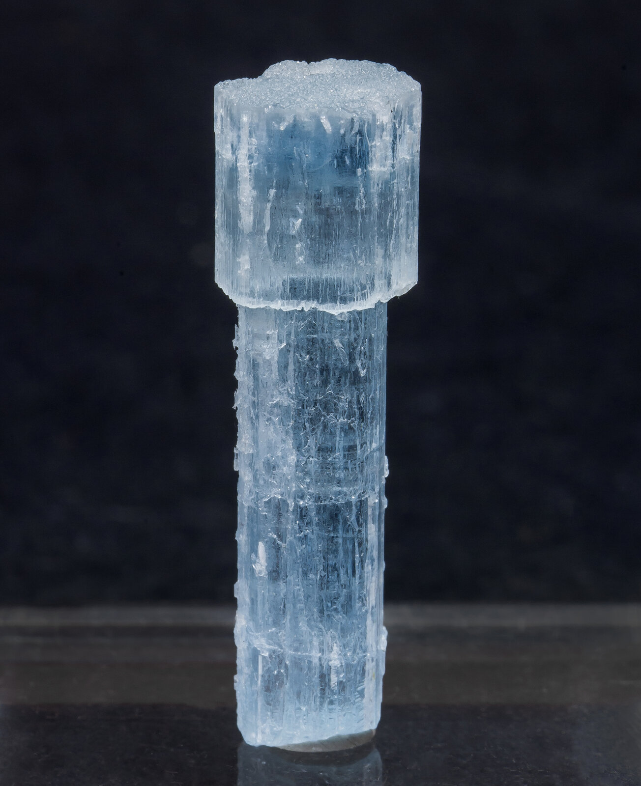 specimens/s_imagesAN3/Beryl_aquamarine-TMJ47AN3f.jpg