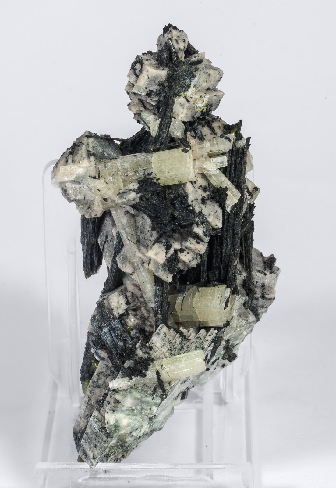 specimens/s_imagesAN3/Chlorapatite-TDF14AN3s2.jpg