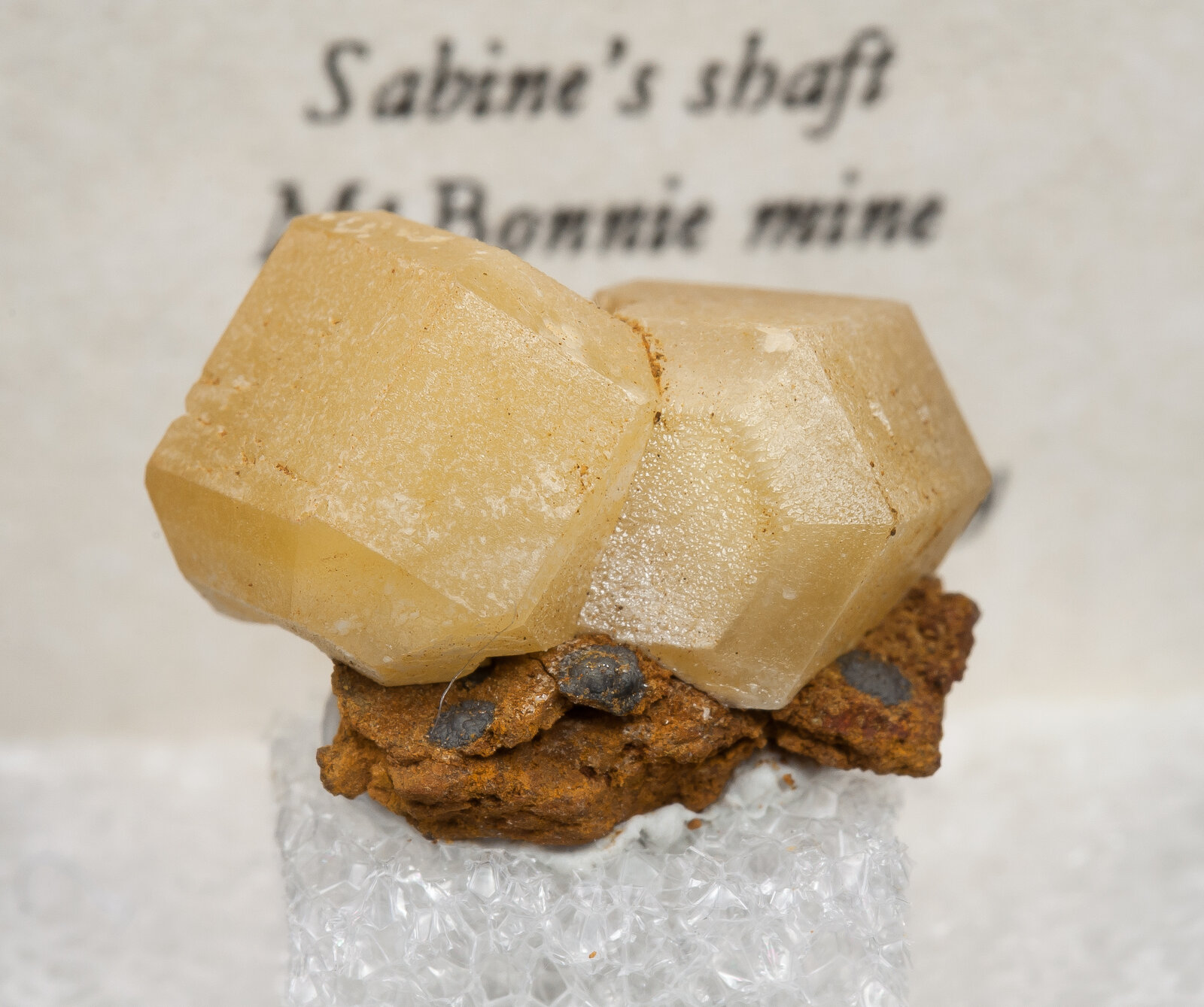 specimens/s_imagesAN4/Mimetite-TAF16AN4f2.jpg