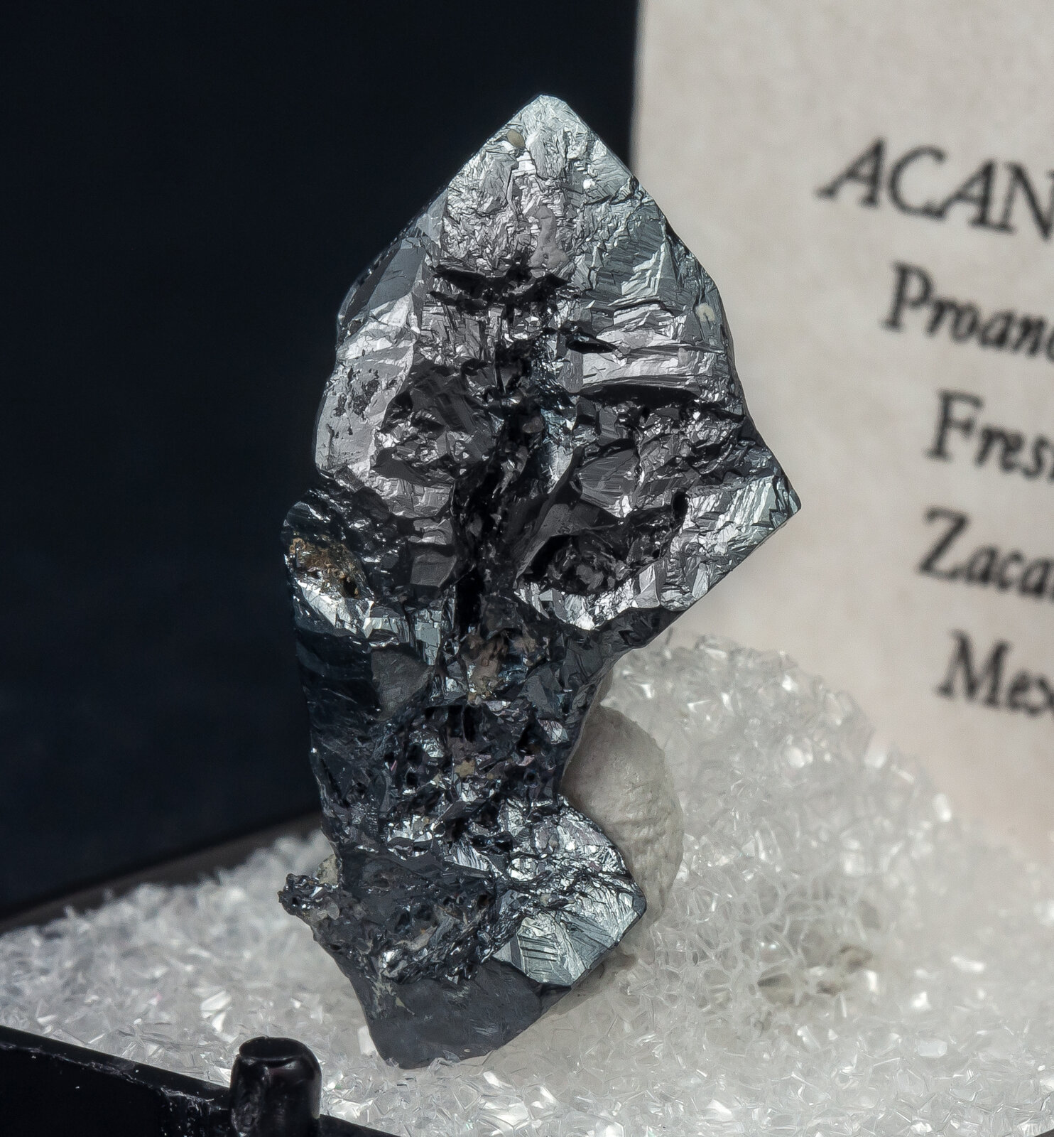specimens/s_imagesAN5/Acanthite-TMA97AN5s.jpg