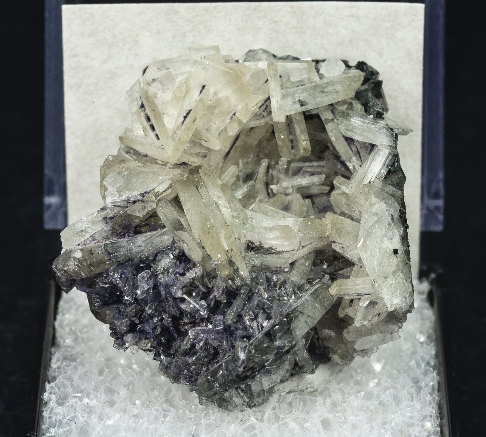 specimens/s_imagesAN5/Catapleiite-TPA87AN5f4-marti.jpg