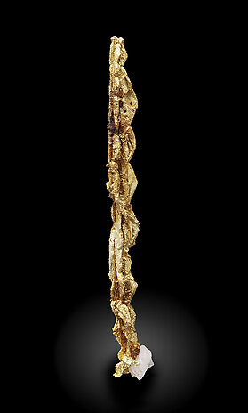 Oro (macla de la espinela) con Cuarzo. Vista frontal / Foto: Joaquim Calln