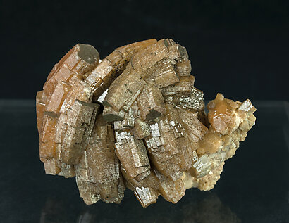 Vanadinite (variety arsenic-bearing vanadinite) with Mottramite. 