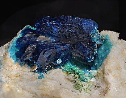 Veszelyite with Cuprodongchuanite and Hemimorphite. Detail / Photo: Joaquim Calln