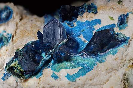 Veszelyite with Hemimorphite. Detail / Photo: Joaquim Calln