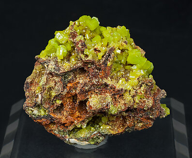 Pyromorphite with limonite. Rear