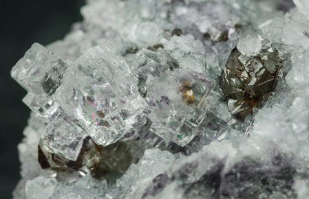 Sphalerite with Fluorite on Quartz. Detail