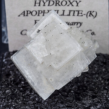 Hydroxyapophyllite-(K). 