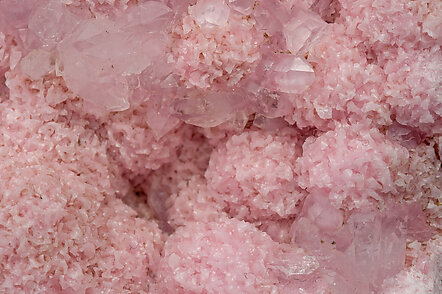 Rhodochrosite with Sphalerite and Quartz. 