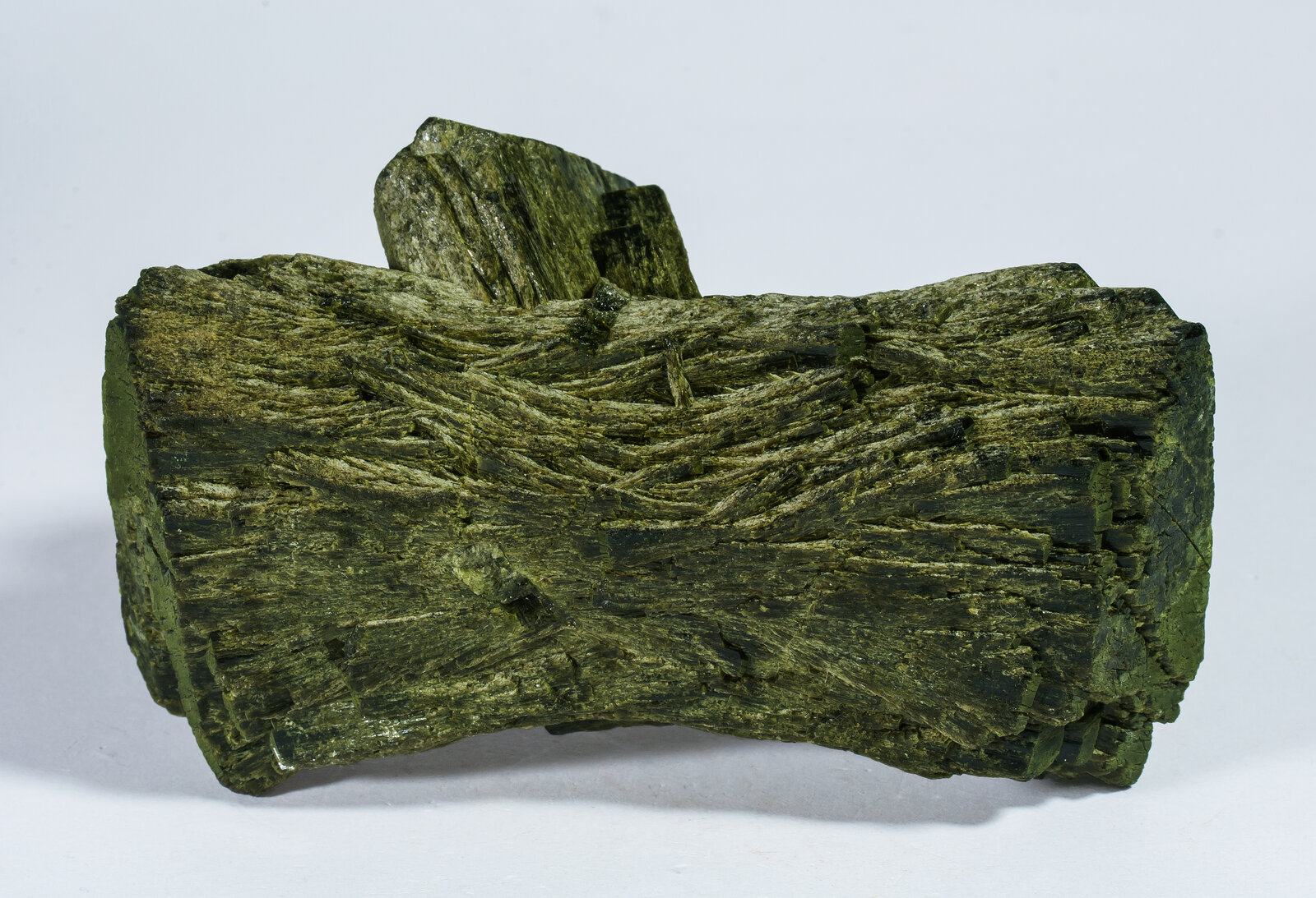 specimens/s_imagesAN8/Epidote-NMM27AN8r.jpg