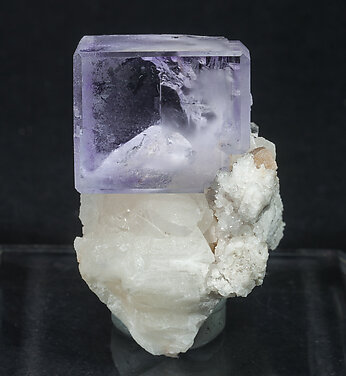 Fluorite with Calcite. Side