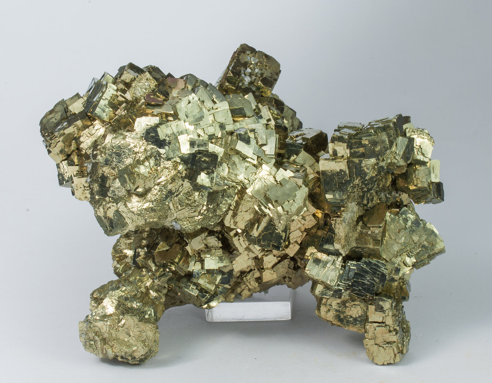 specimens/s_imagesAN9/Pyrite-MKL97AN9f.jpg