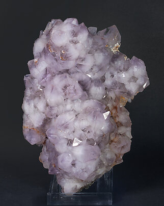 Quartz (variety amethyst). Side