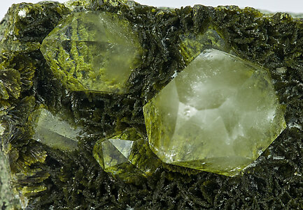 Quartz with Clinozoisite-Epidote (Series). 