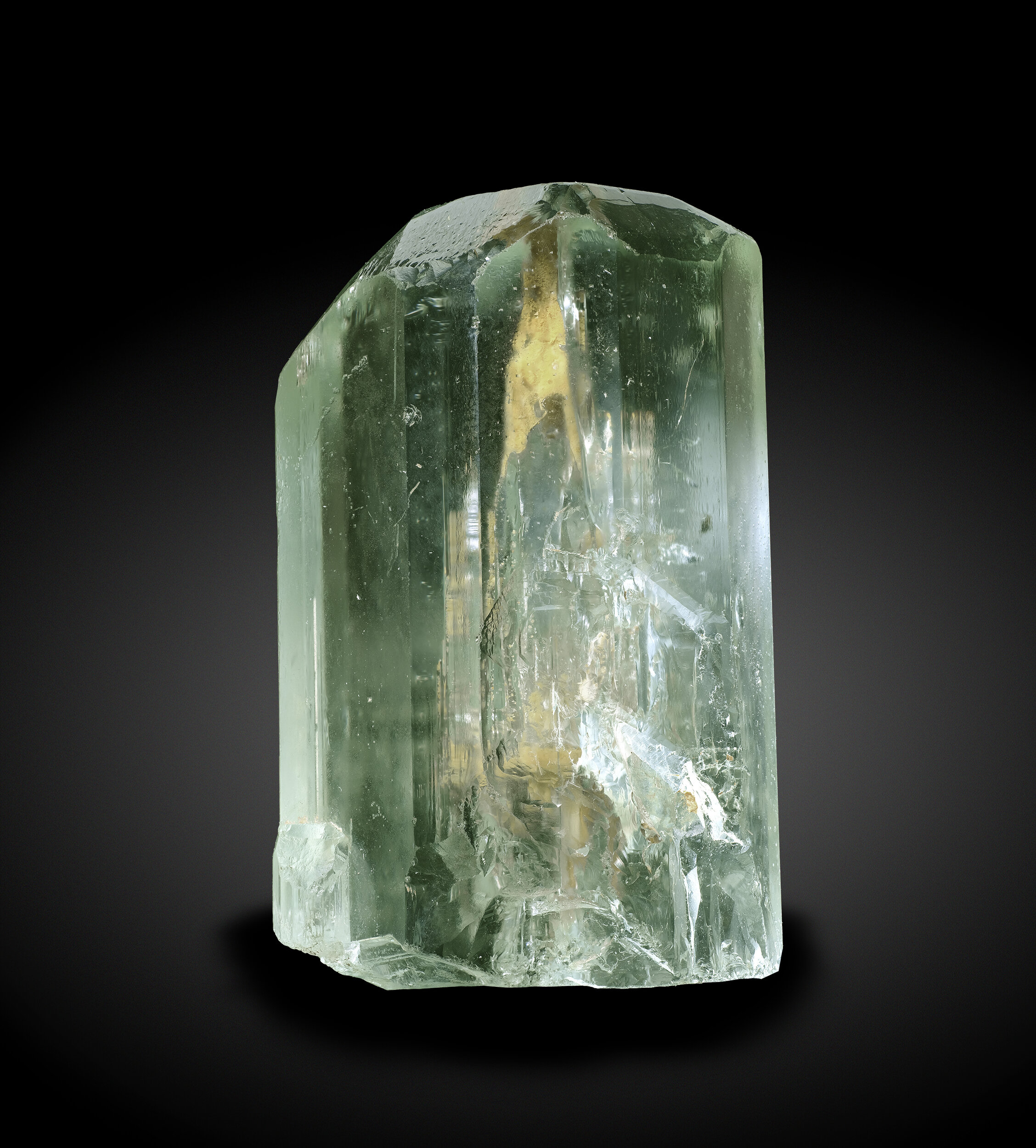 specimens/s_imagesAO0/Beryl_aquamarine-CCX87AO0_7466_r.jpg