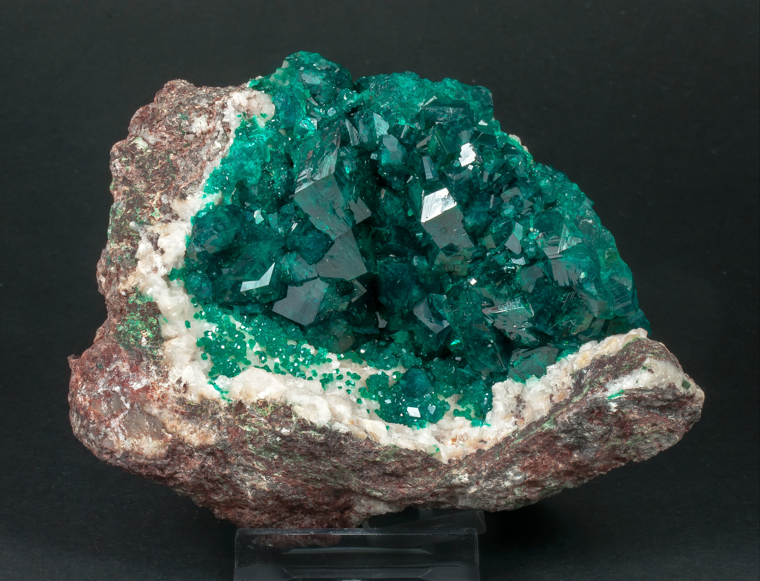 specimens/s_imagesAO0/Dioptase-EGH72AO0f.jpg