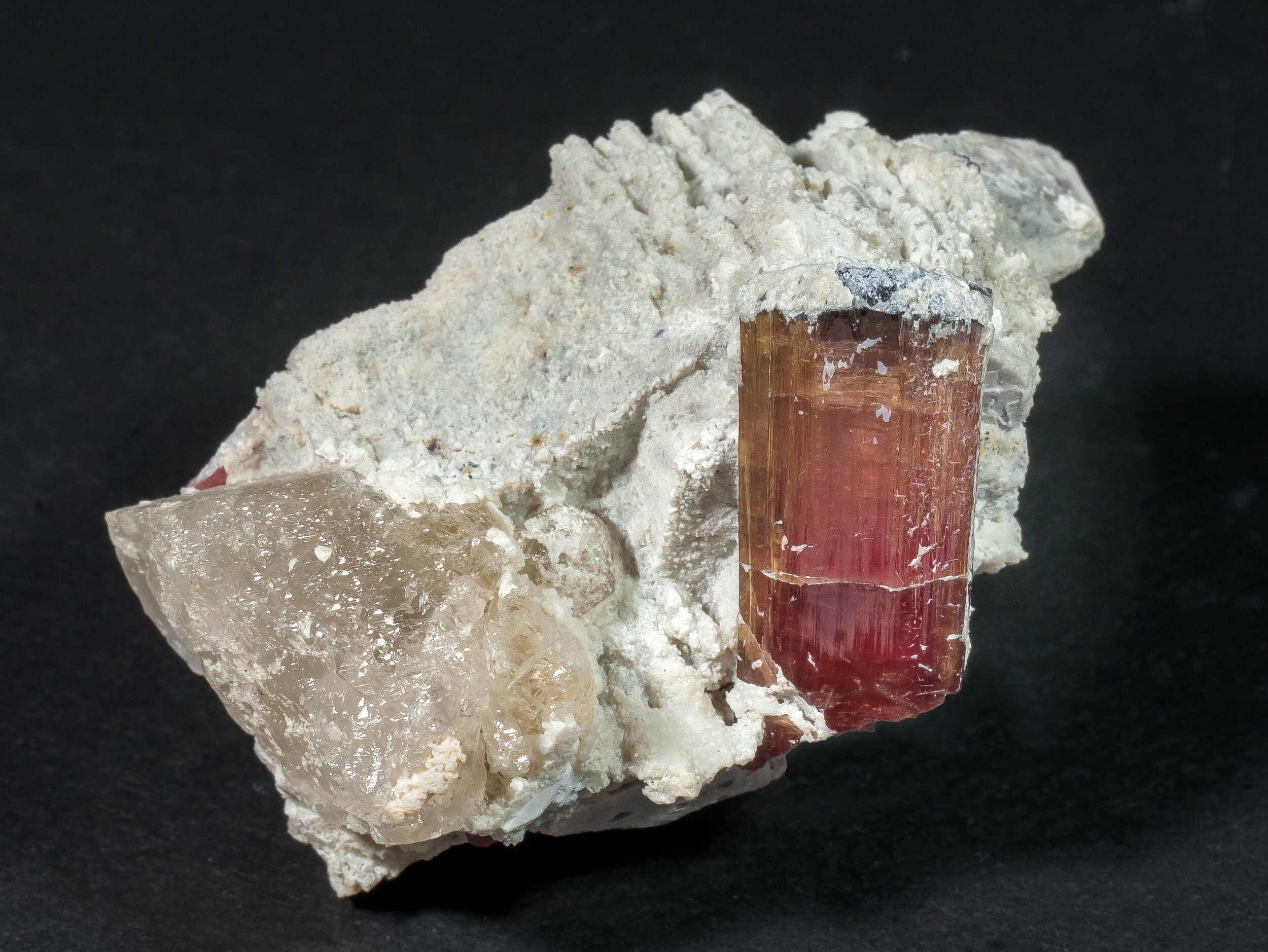 specimens/s_imagesAO0/Elbaite-MFB67AO0f.jpg