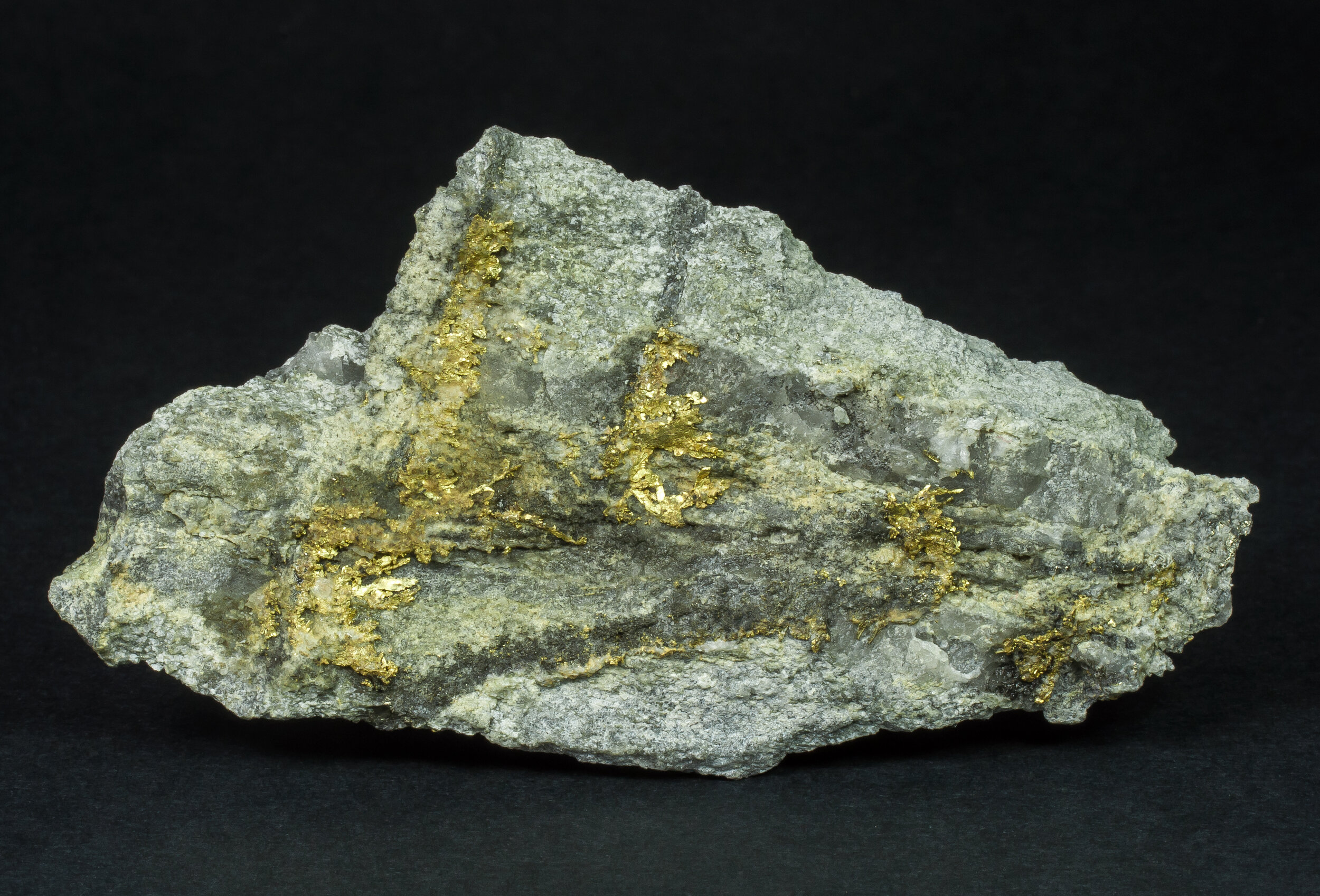 specimens/s_imagesAO0/Gold-ERX67AO0f.jpg