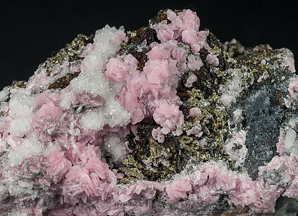 Rhodochrosite with Quartz, Chalcopyrite and Pyrite. 