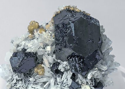 Sphalerite with Quartz and Siderite. 