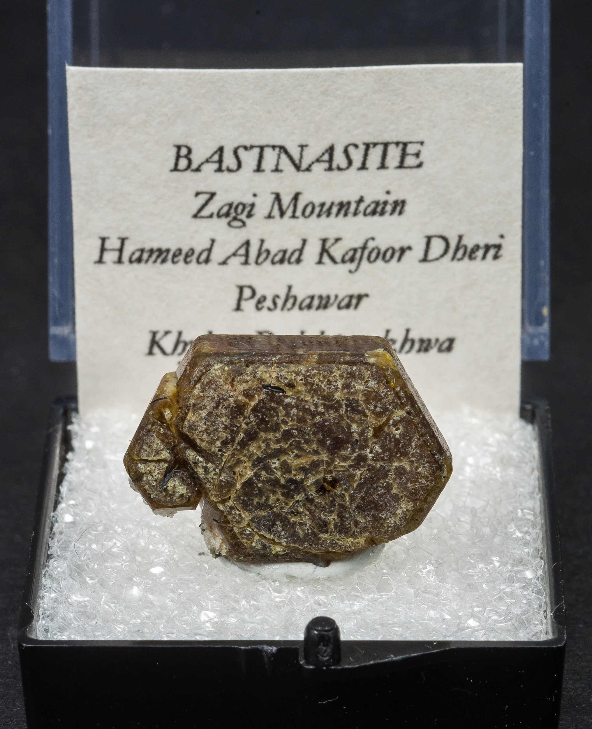 specimens/s_imagesAO1/Bastnasite-TCR6AO1f.jpg