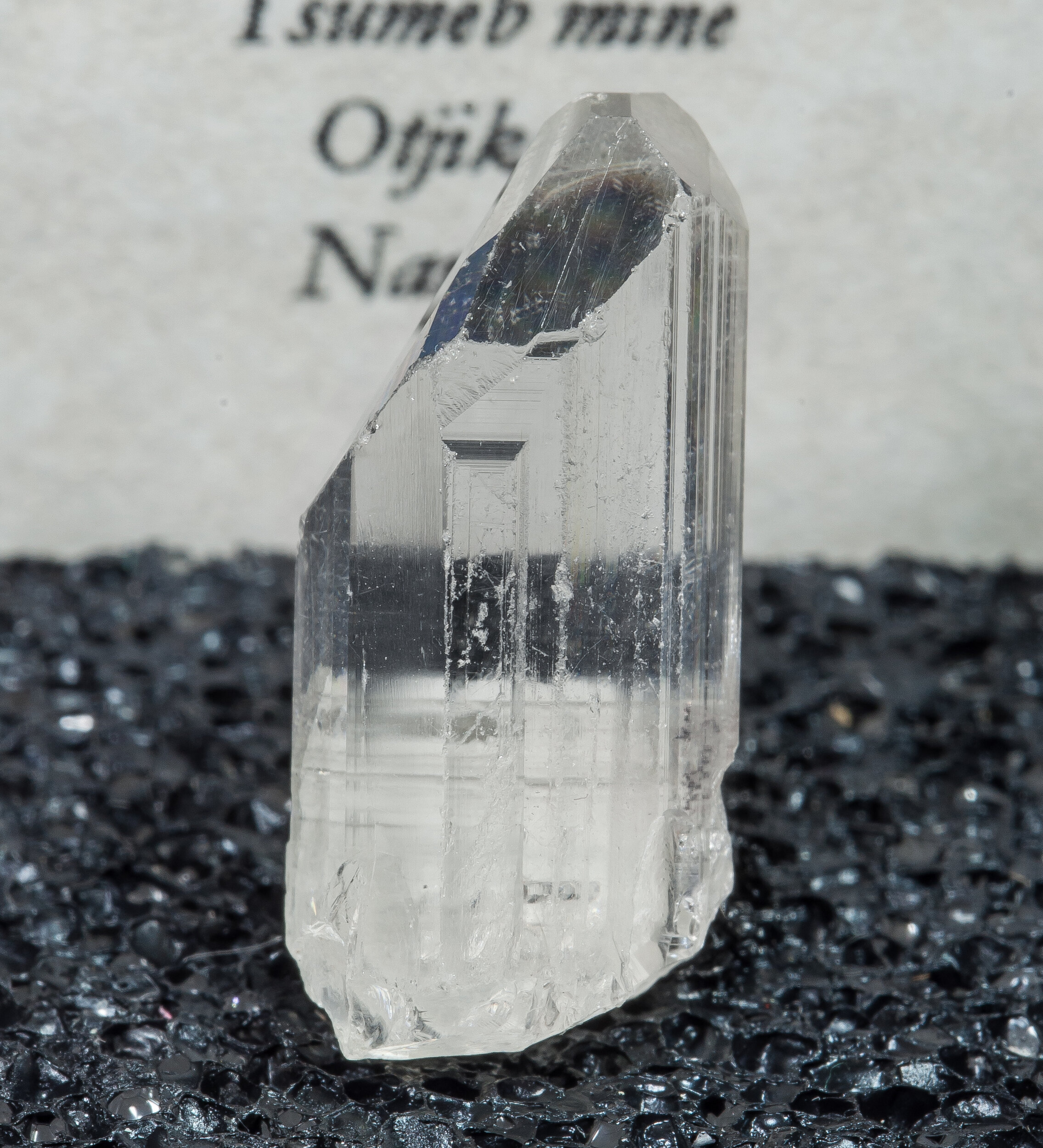 specimens/s_imagesAO1/Cerussite-TXF26AO1f2.jpg