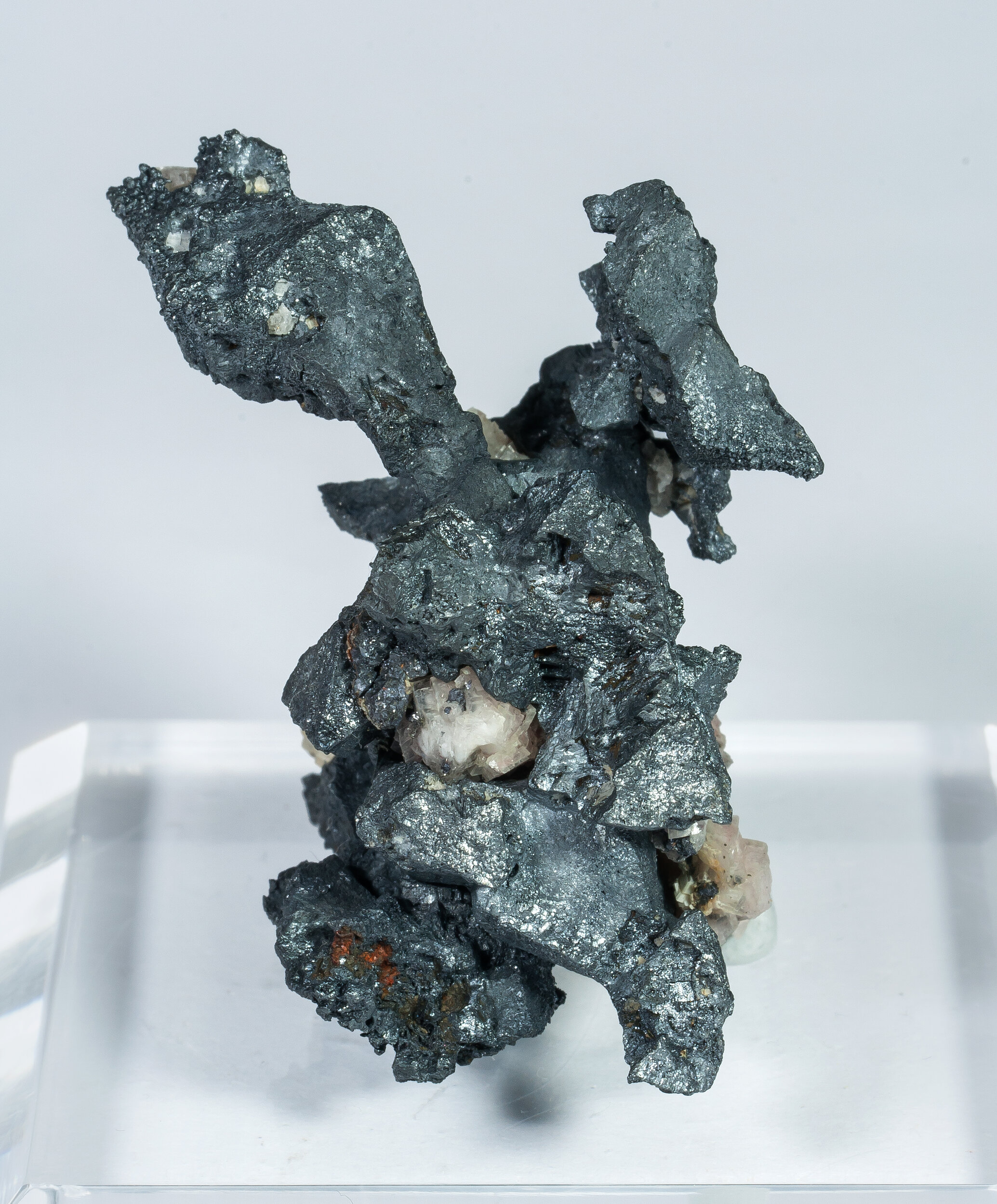 specimens/s_imagesAO2/Acanthite-JFD104AO2f.jpg