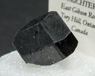 Fluoro-richterite. Side