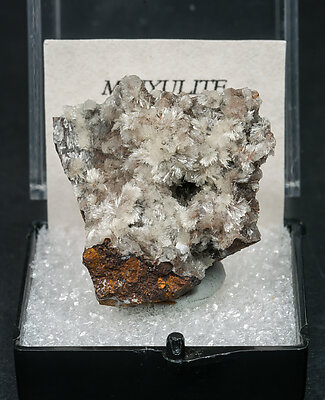 Minyulite. 