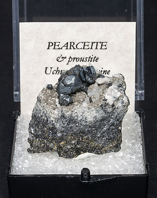 'Pearceita' con Proustita. 
