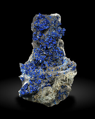 Veszelyite on Quartz. Front / Photo: Joaquim Calln