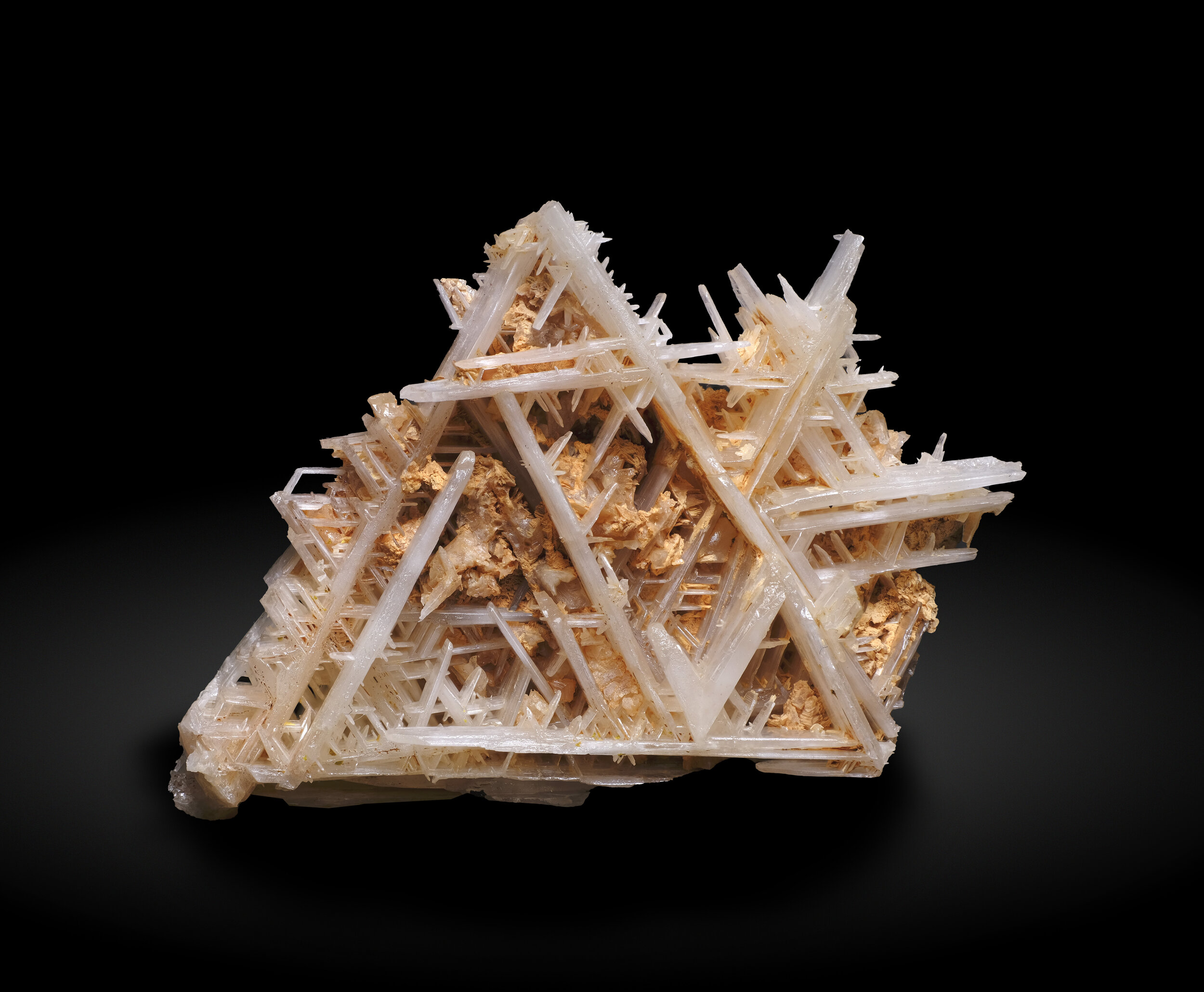 specimens/s_imagesAO3/Cerussite-NTD69AO3-0059f.jpg