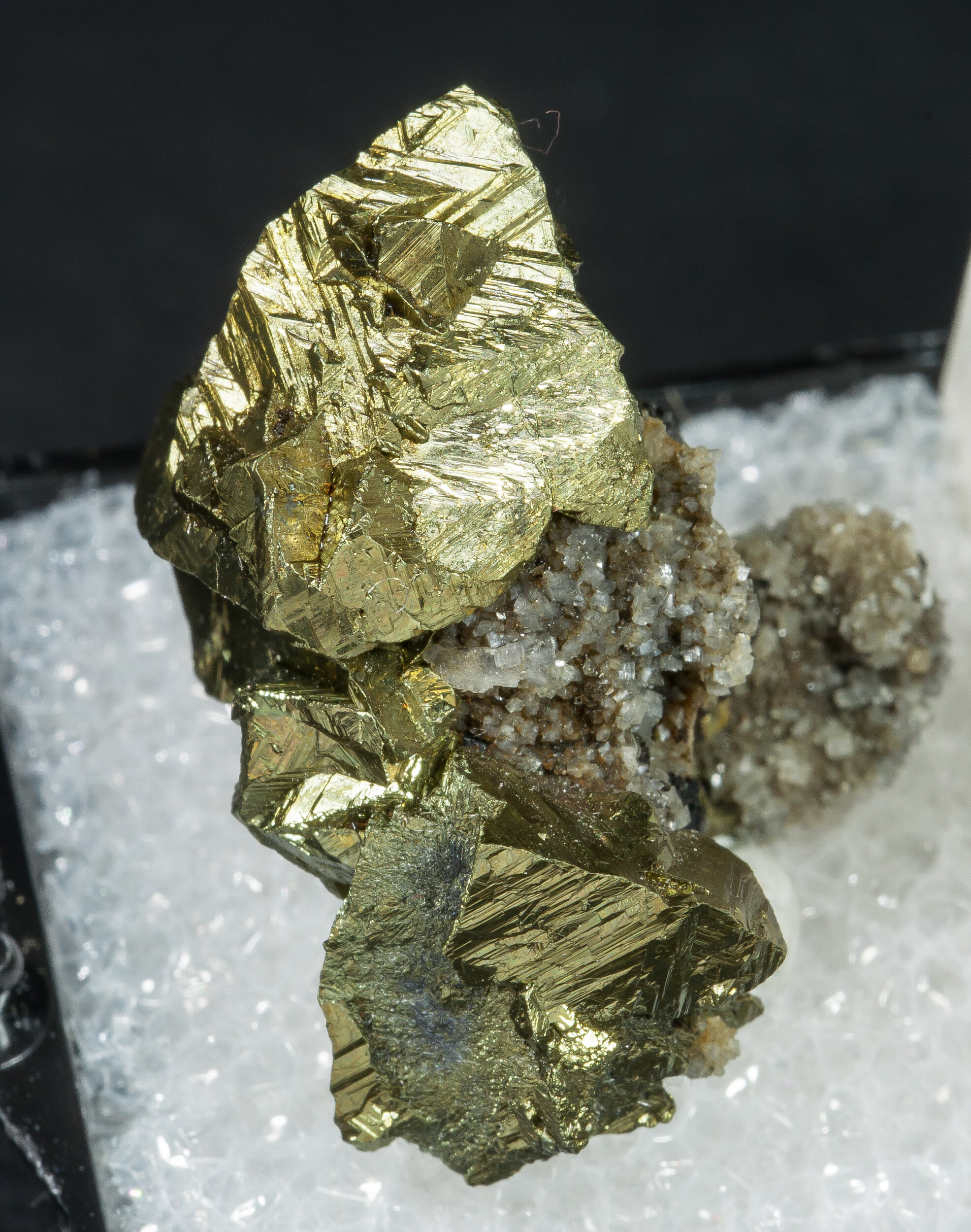 specimens/s_imagesAO3/Chalcopyrite-TAY36AO3s2.jpg