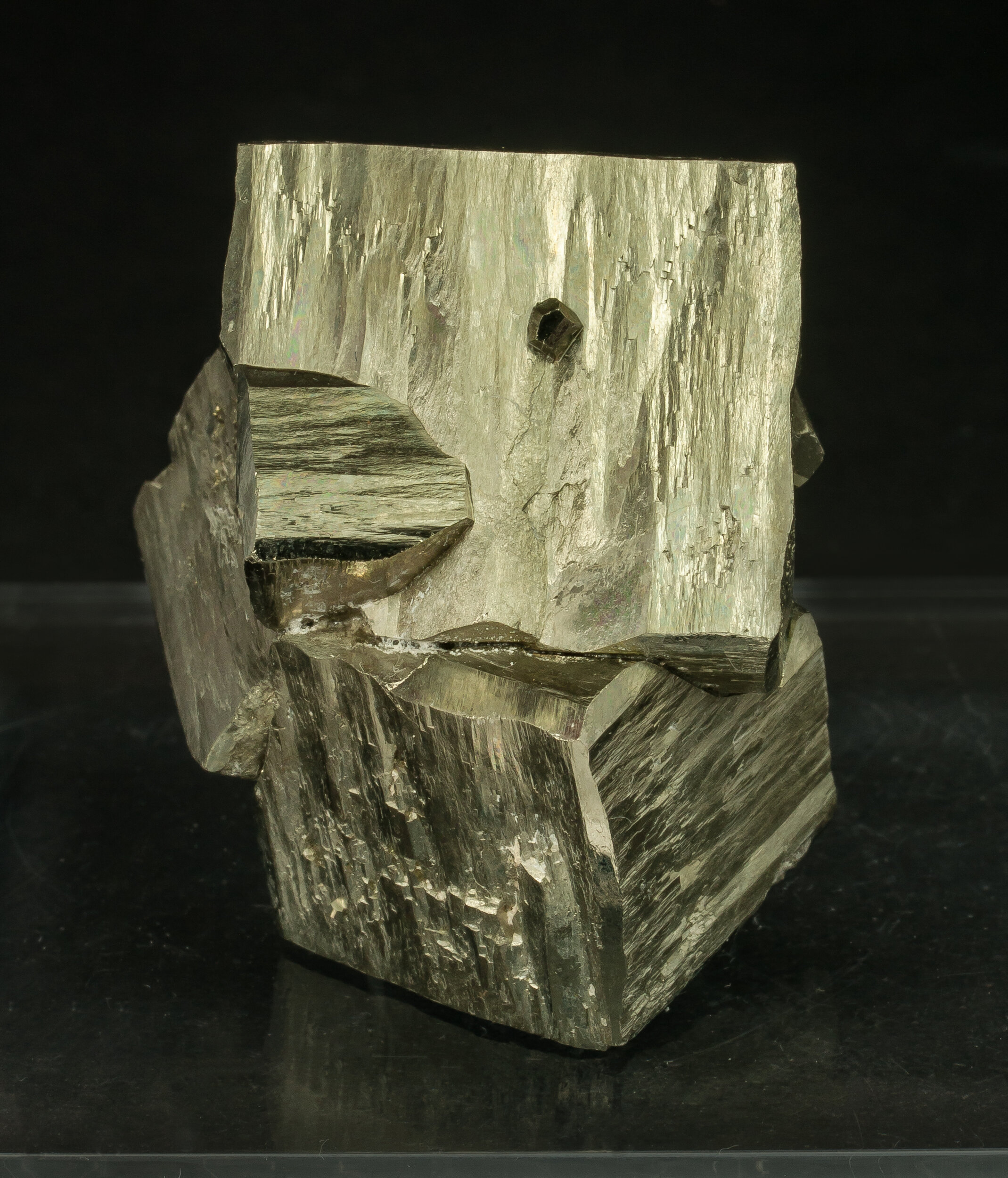 specimens/s_imagesAO3/Pyrite-JFD106AO3s.jpg