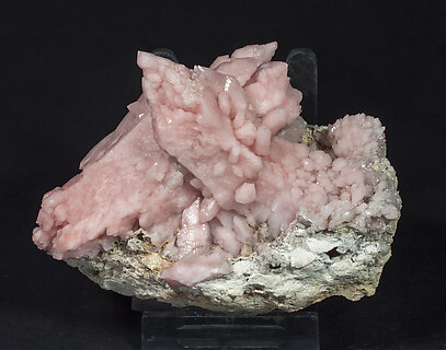 Quartz (variety rose quartz). Front