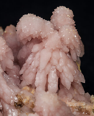 Quartz (variety rose quartz). 