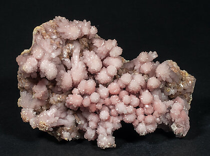 Quartz (variety rose quartz). 