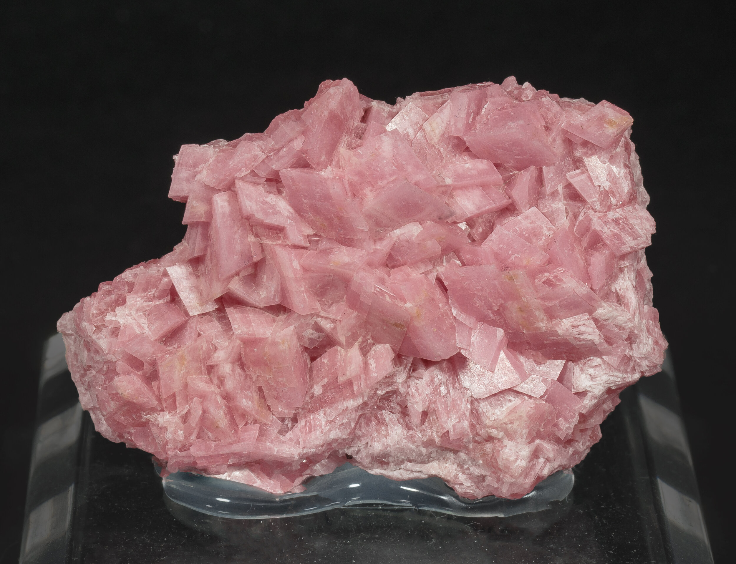 specimens/s_imagesAO3/Rhodochrosite-TH6AO3f2.jpg