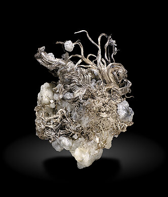 Silver with Calcite. Front / Photo: Joaquim Calln