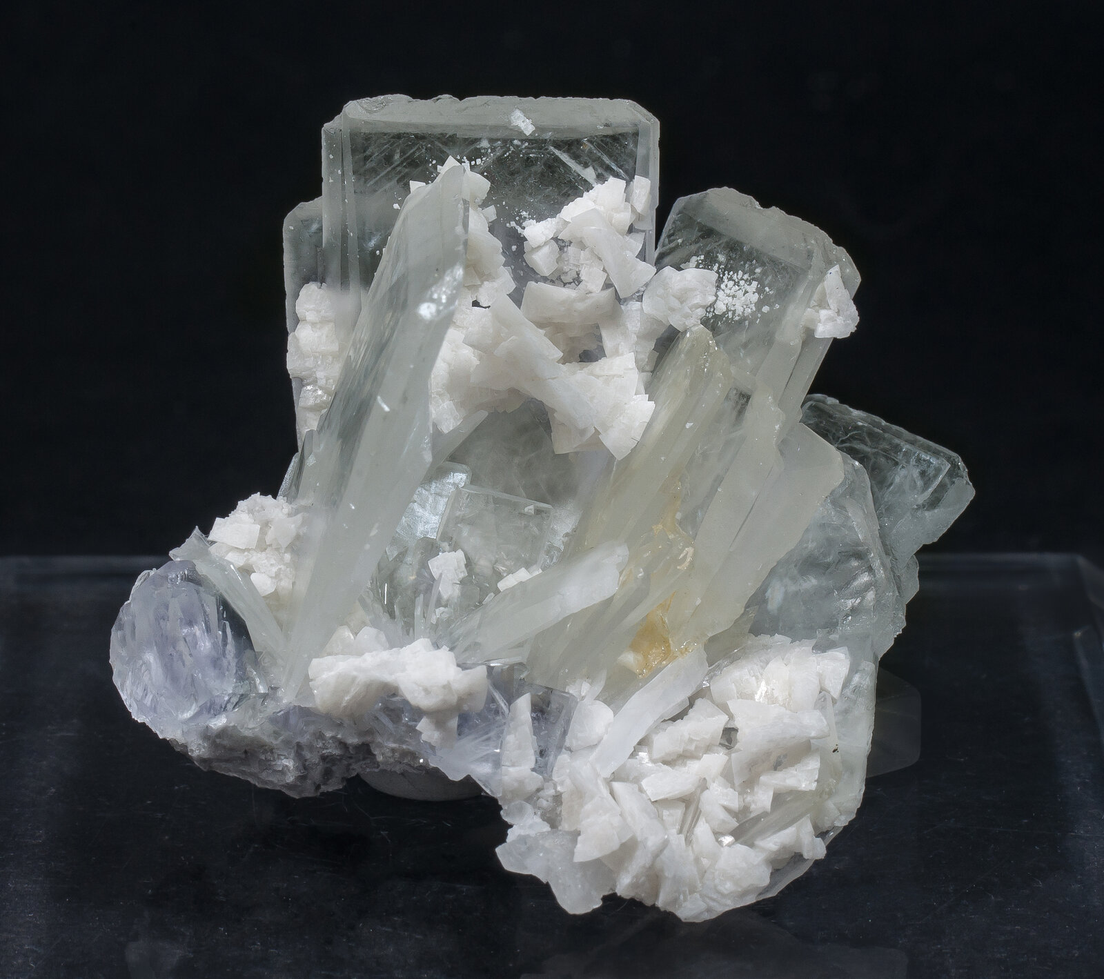 specimens/s_imagesAO4/Baryte-JFD118AO4f.jpg