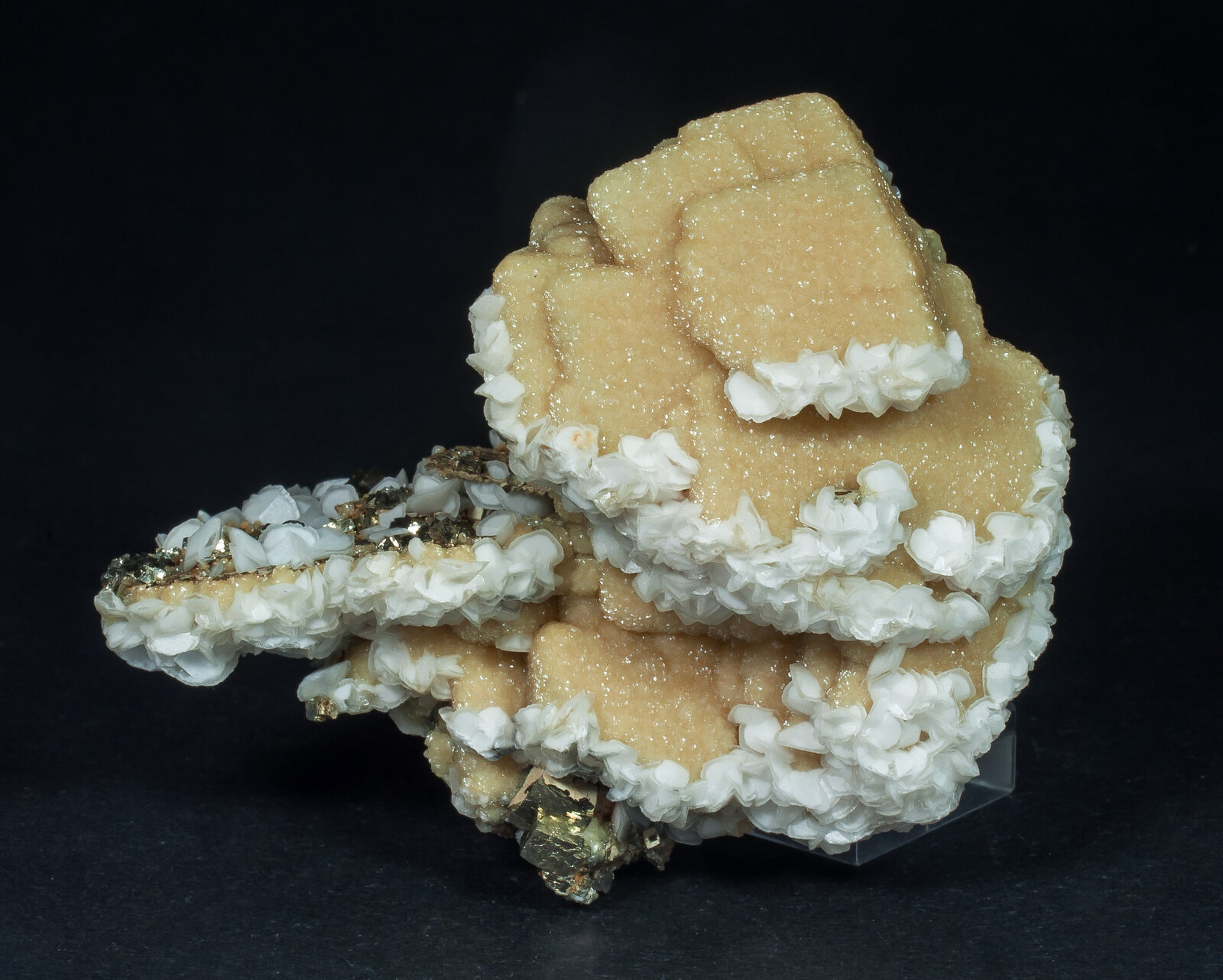 specimens/s_imagesAO4/Calcite-TML86AO4f.jpg