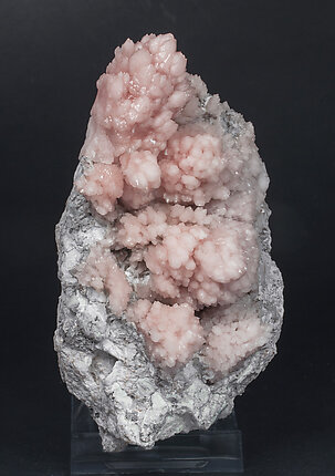 Quartz (variety rose quartz). 