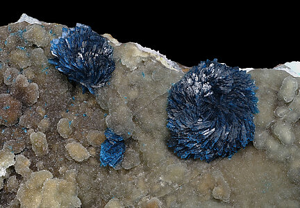 Veszelyite on Hemimorphite. Detail / Photo: Joaquim Calln