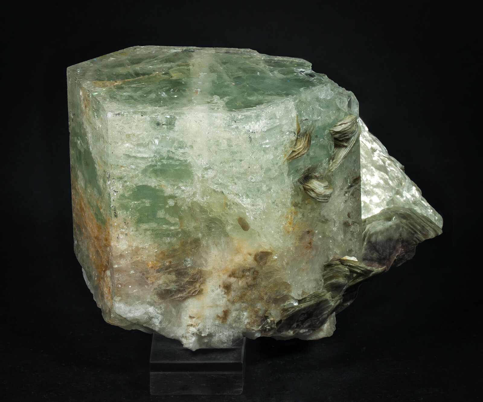 specimens/s_imagesAO5/Beryl_aquamarine-NFB48AO5f.jpg