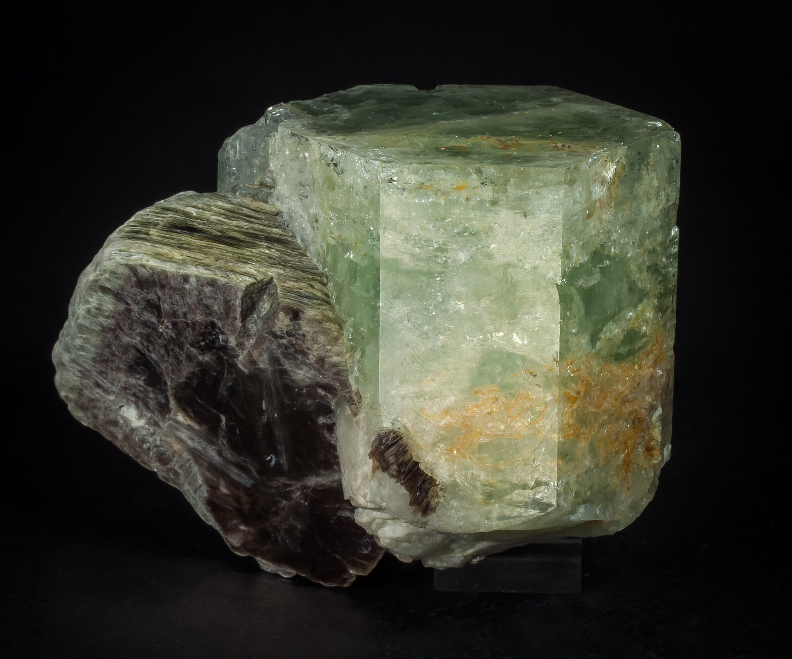 specimens/s_imagesAO5/Beryl_aquamarine-NFB48AO5r.jpg