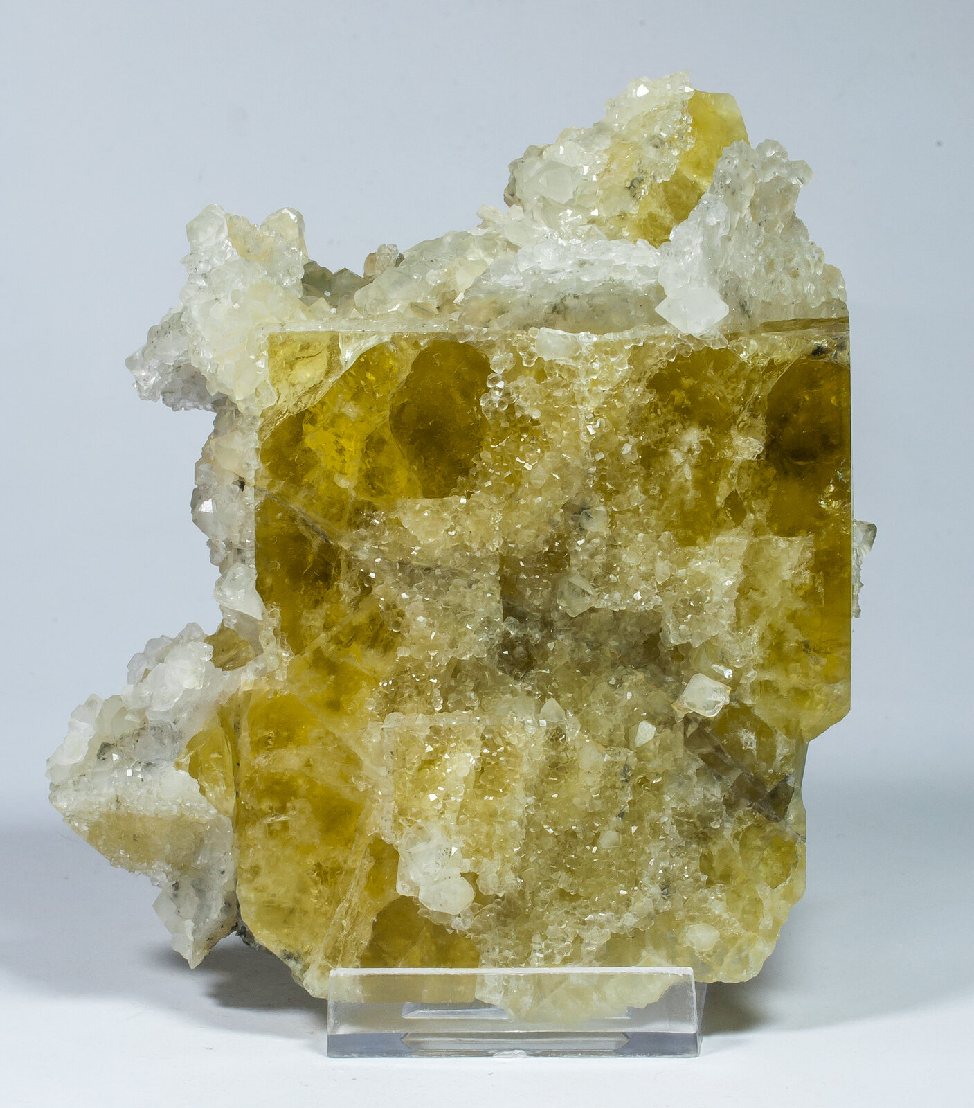 specimens/s_imagesAO5/Fluorite-EGX53AO5f.jpg