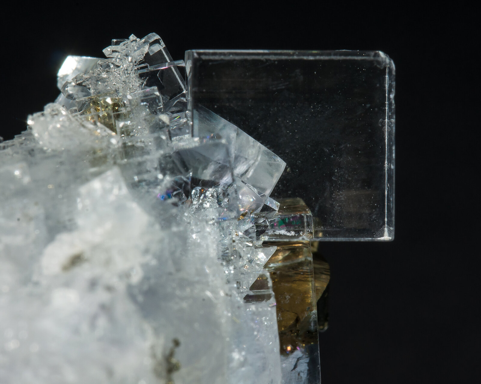 specimens/s_imagesAO5/Fluorite-JFD128AO5d.jpg