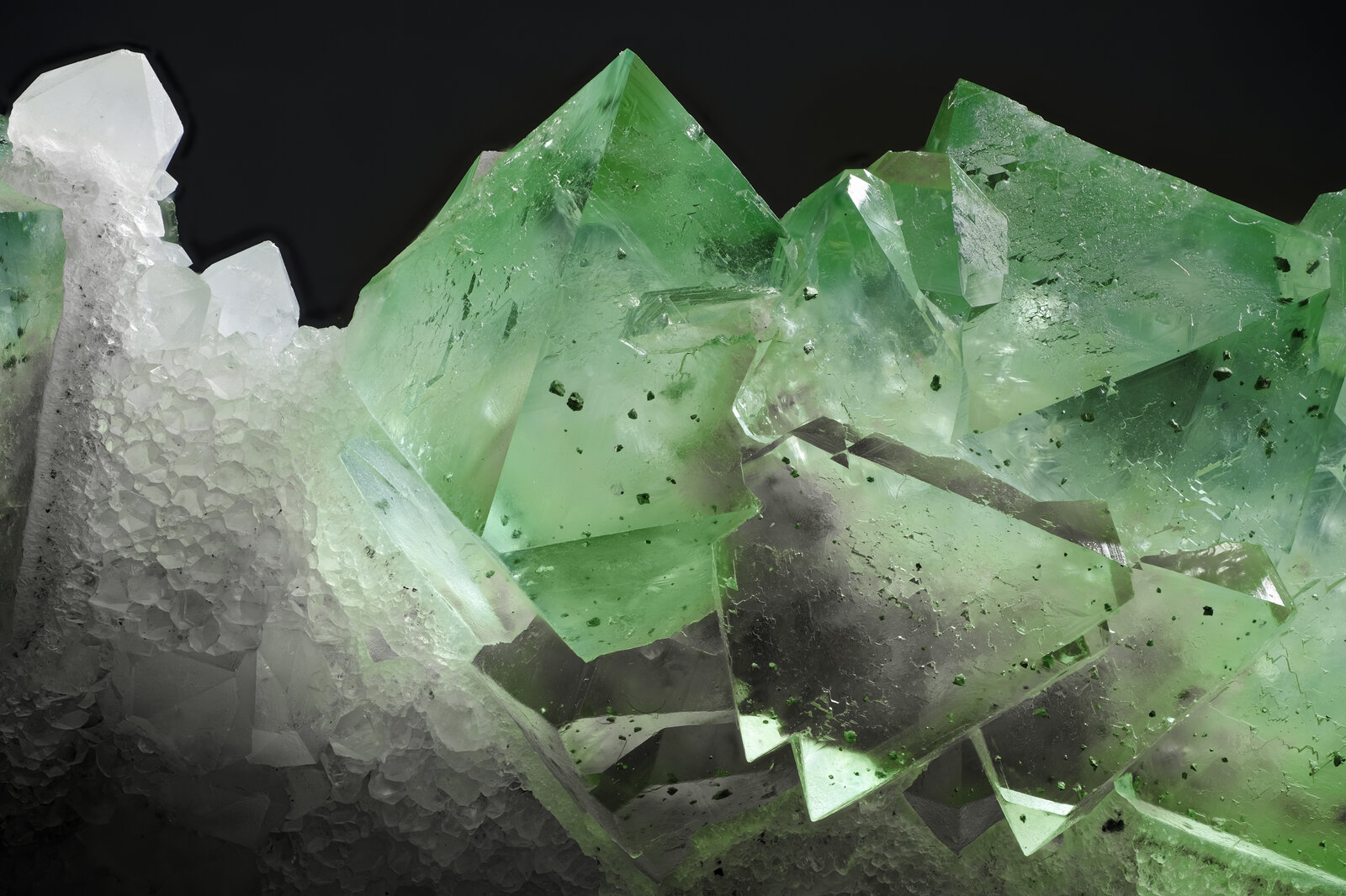 specimens/s_imagesAO5/Fluorite-TRB27AO5-7451d.jpg